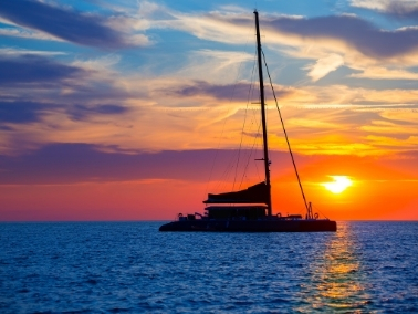 catamaranes-ibiza-sunset